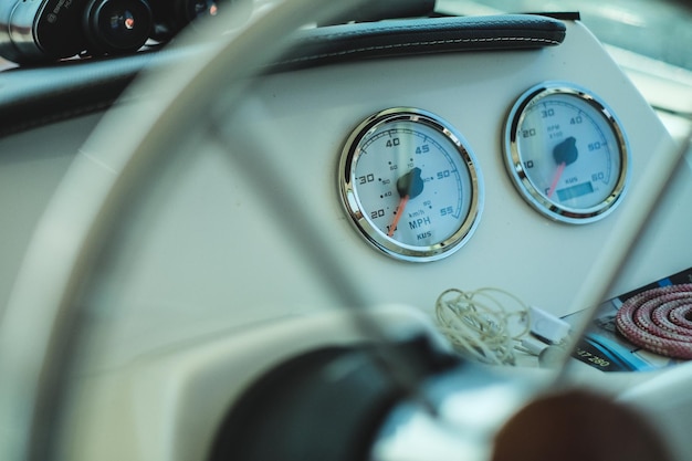 Jak samemu nabić klimatyzację w aucie?