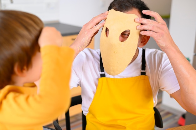 Jak zrobic maseczke na maszynie domowej?