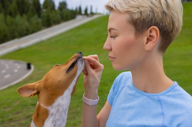 O jakiej porze karmić psa aby czuł się dobrze?